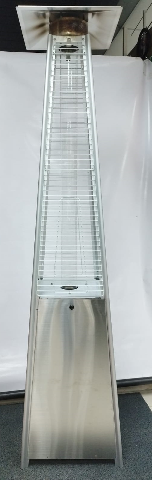 Calefactor para Exterior a Gas Pirámide Acero 2,250m 13kw